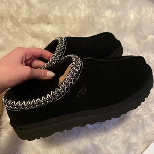 Black Tasman Ugg Slippers Women’s 9
